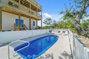 Outdoor pool, a heated pool