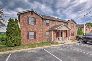 Exterior - Cozy Branson Condo w/ Scenic Mountain Views (Branson)