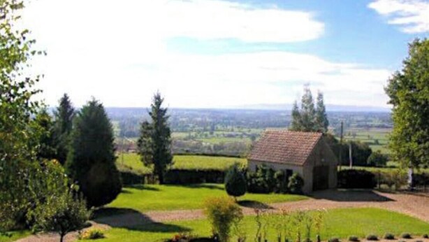 Property grounds - Gite Burgundy 71 near le PAL Basilique Cure thermale Rcea (La Motte-Saint-Jean)