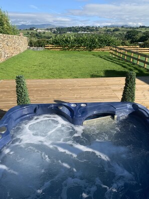 Luxury Cottage, Ensuite, Mountain View | Interior