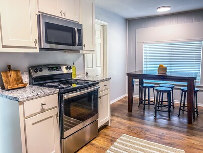 NRH Retreat in the Heart of it All! Sleeps 8!