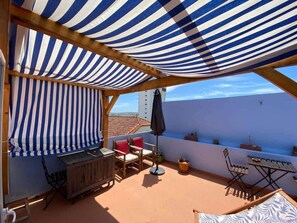 تناول الطعام بالخارج