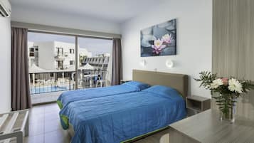 One Bedroom Maisonette Inland View | Hypo-allergenic bedding, free WiFi