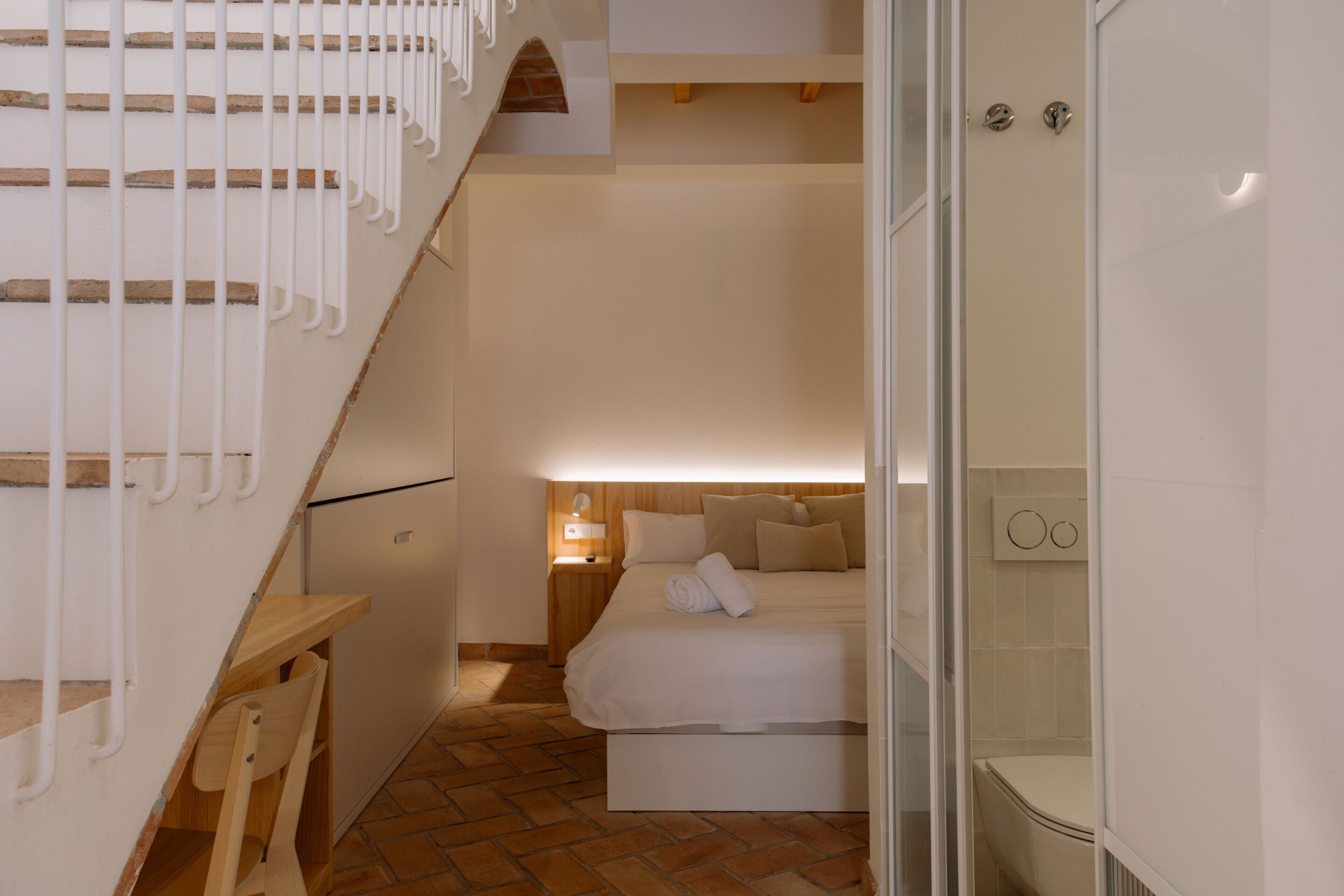 Eenvoudige maisonnette, privébadkamer | 1 slaapkamer