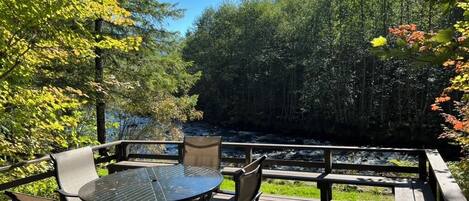 تناول الطعام بالخارج