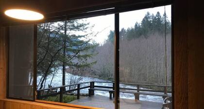 Relax on the Zig Zag River!