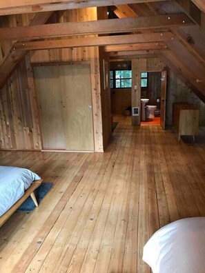 1 dormitorio, tabla de planchar con plancha, wifi y ropa de cama