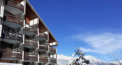 Ă 100m des pistes de ski, 3Ăšme Ă©tage, balcon, tĂ©lĂ©vision, 18mÂČ, Sauze - Super Sauze