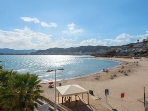Platja a a prop 