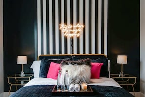 4 camere, una scrivania, ferro/asse da stiro, Wi-Fi