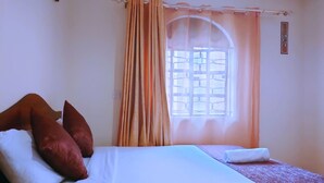 Economy Double Room | Desk, WiFi (free), individually decorated - Grand Juba Hotel (Nairobi)