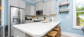 âWest Side Cottages Unit U - Lagoon View Sleeps 10!â