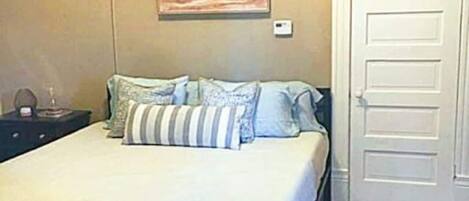 2 chambres, fer et planche à repasser, Wi-Fi, draps fournis