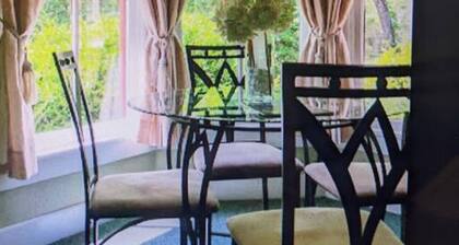 Unit 14 Roomy King Suite With Daybed Kitchenette,