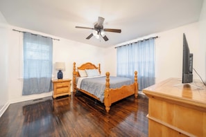 3 bedrooms, free WiFi, bed sheets