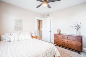3 bedrooms, desk, iron/ironing board, travel cot