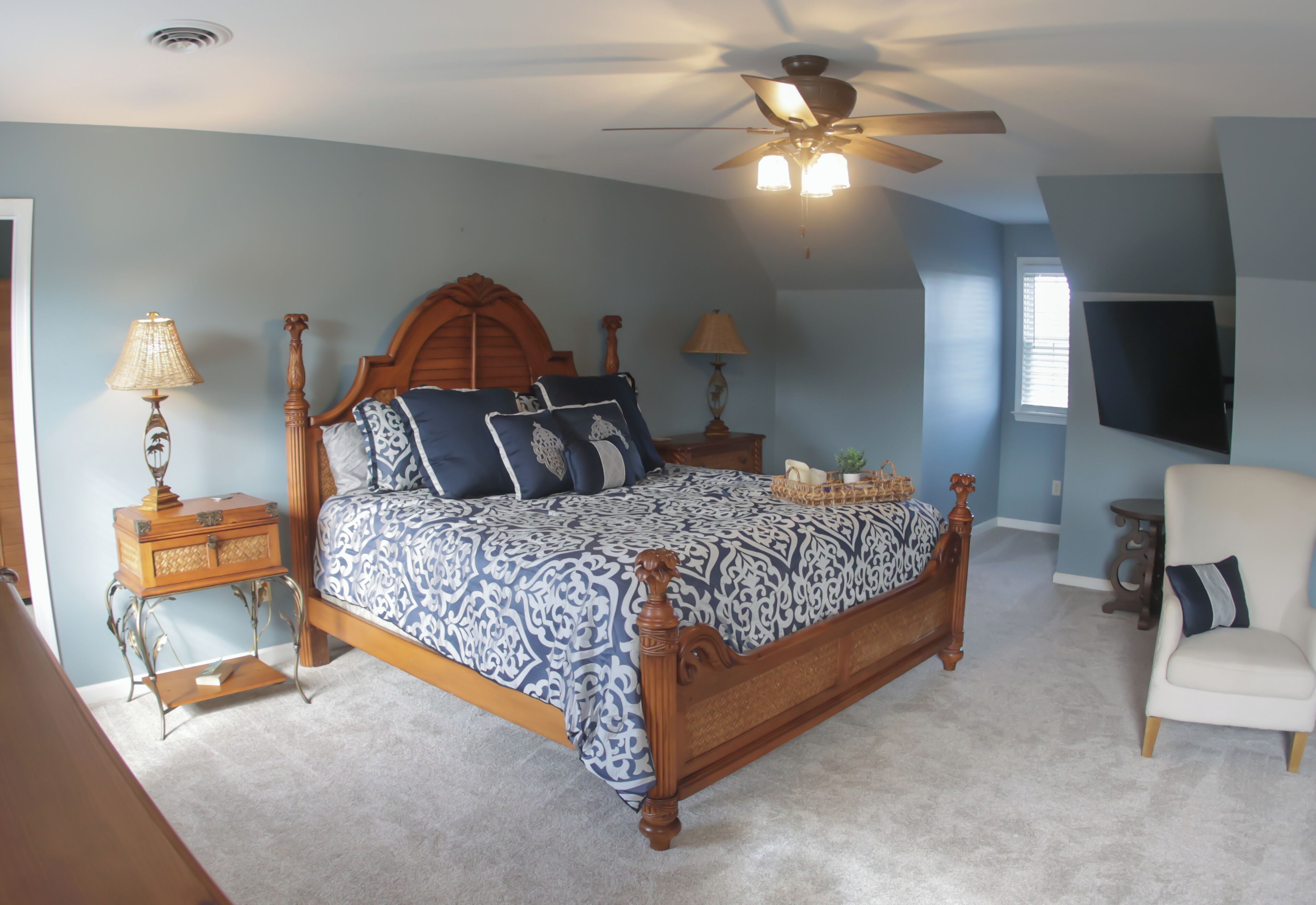 5 bedrooms, desk, WiFi