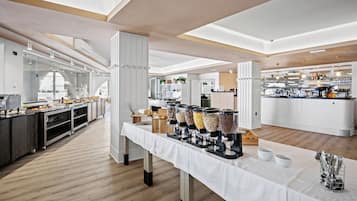 Daily buffet breakfast (EUR 17 per person)