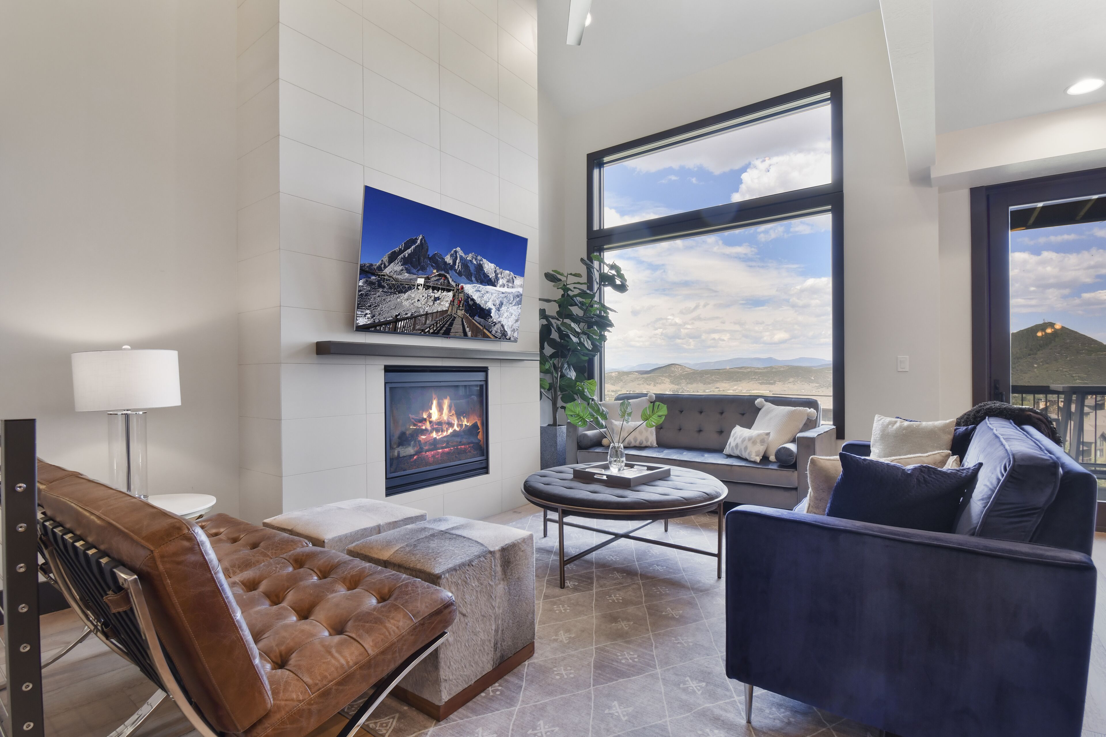 奢華聯排別墅 | 客廳 | 平面電視、壁爐、Netflix、串流服務