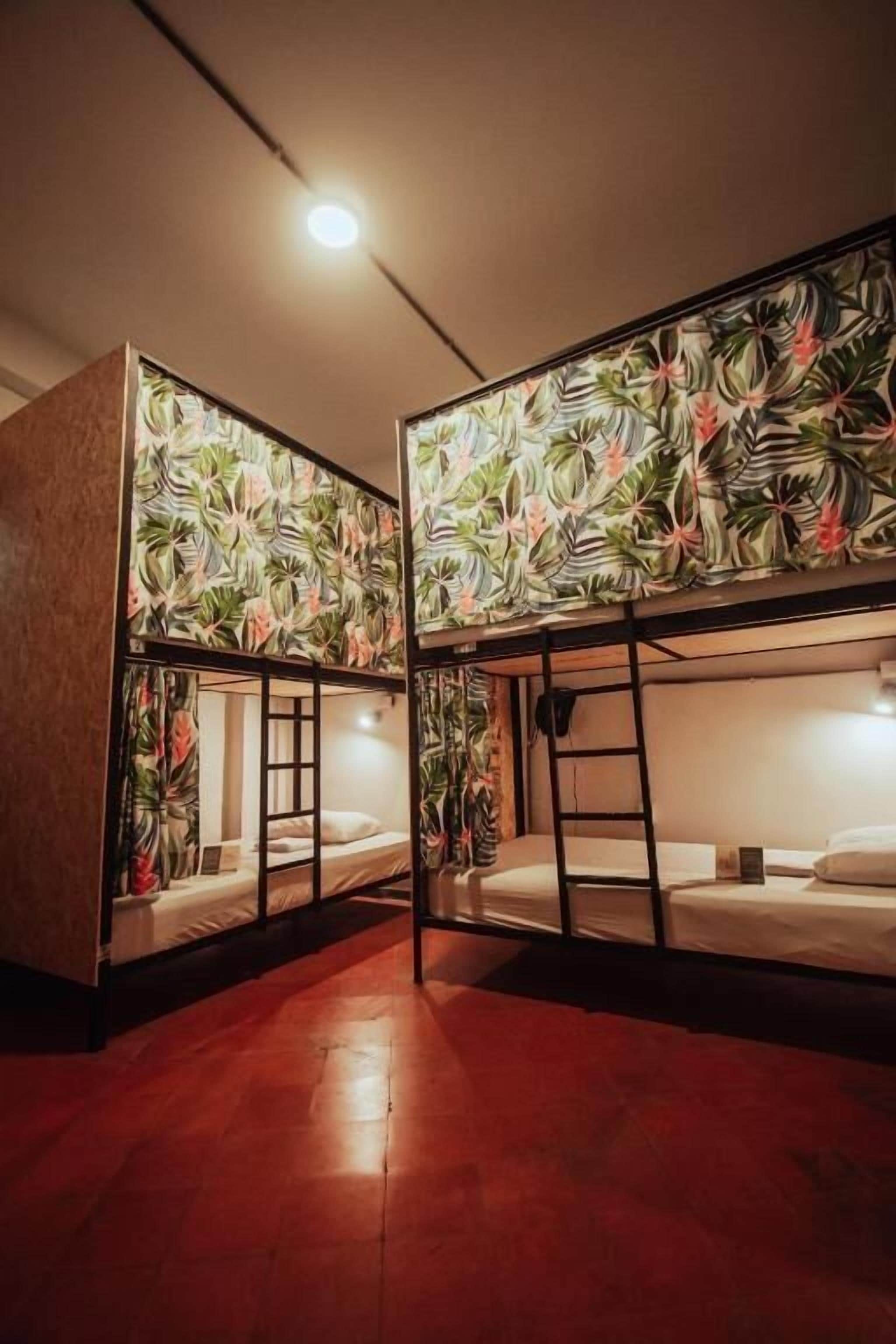 Dormitorio condiviso Standard, per sole donne | Wi-Fi gratuito, lenzuola