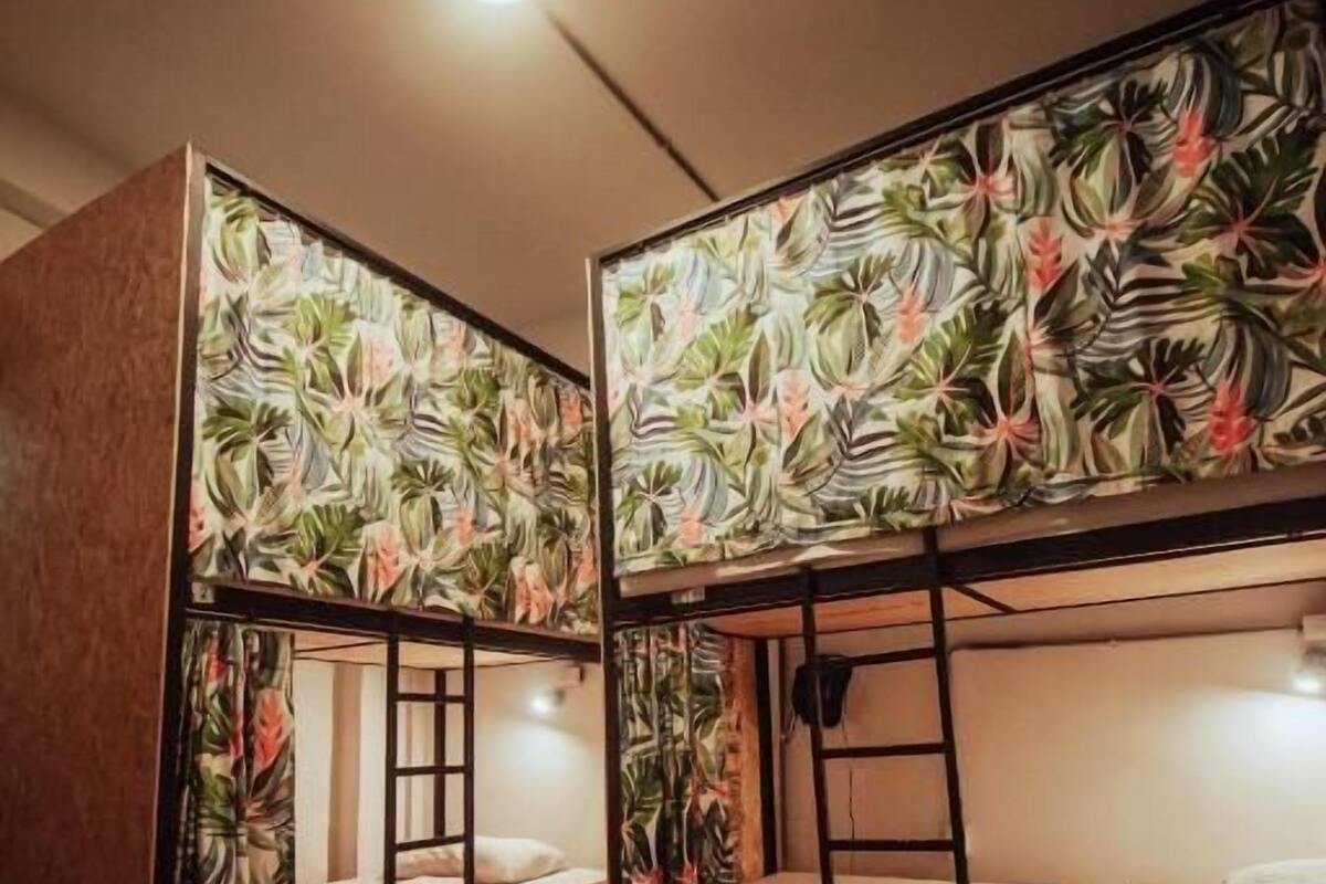 Dormitório compartilhado standard, somente para mulheres | Wi-Fi de cortesia, roupa de cama