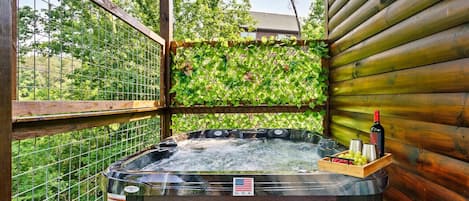 Outdoor spa tub