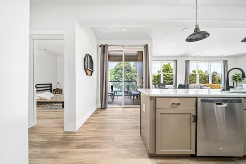 NEW Slabtown Suites on Front Street Unit 204