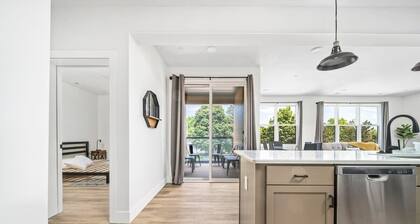 NEW Slabtown Suites on Front Street Unit 204