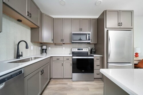 NEW Slabtown Suites on Front Street Unit 302