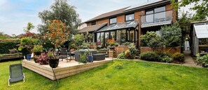 المنطقة المحيطة بالمنشأة