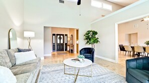 Flat-screen TV, Hulu, streaming services