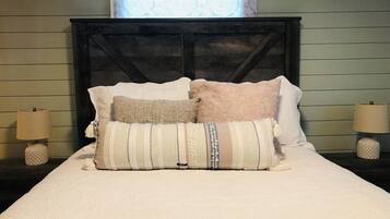 2 chambres, fer et planche à repasser, lit de bébé portatif