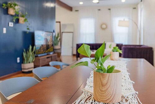 NEW Duplex 6BR/4BA Ranch Style House