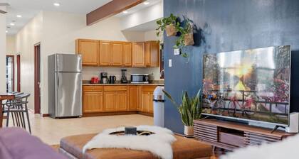 NEW Duplex 6BR/4BA Ranch Style House