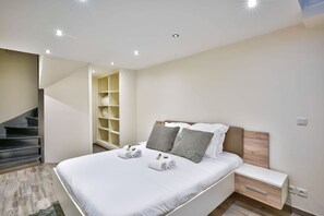 2 Schlafzimmer, Schreibtisch, Bügeleisen/Bügelbrett, WLAN