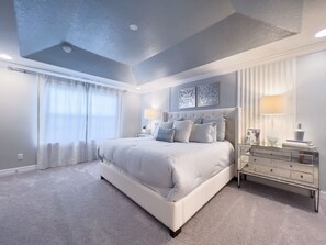 4 Schlafzimmer, Schreibtisch, Bügeleisen/Bügelbrett, kostenloses WLAN