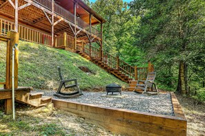 Property grounds - Mountain Cabin - 3 BR w/Pool Table, Air Hockey & WiFi! Near Town! Discounts! (Murphy)