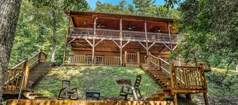 Mountain Cabin - 3 BR w/Pool Table, Air Hockey & WiFi! Near Town! Discounts!