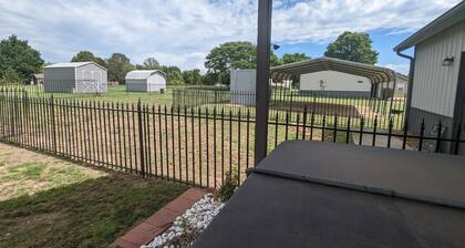 Lake View, wheelchair accessible, sandy beaches close by, quiet area