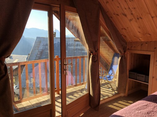 Maison D'altitude Poutres et Pierre Avec vue sur la Vallée!