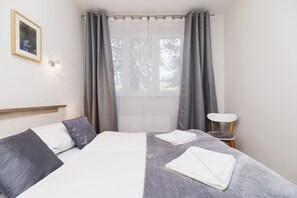 1 bedroom, bed sheets - Apartment Plac na Groblach by Renters (Kraków)