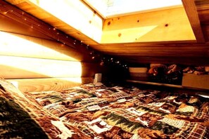 Een strijkplank/strijkijzer, gratis wifi, beddengoed