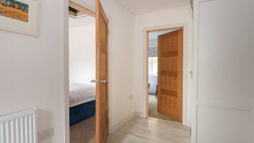 2 habitaciones, decoración personalizada y muebles diferentes