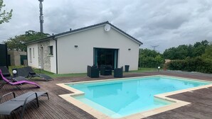 Outdoor pool - Maison Récente Avec Piscine (Bonnetan)
