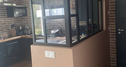 Maison Récente Avec Piscine