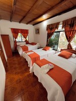 Family Room | Desk, free WiFi, bed sheets