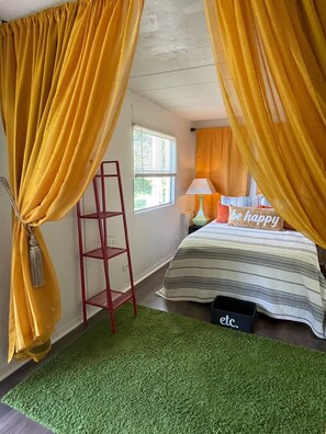 2 bedrooms, desk, free WiFi, bed sheets