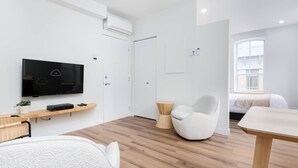 Room - Bright Modern Loft | Walk Everywhere, (1405) Lumineux loft (Québec City)