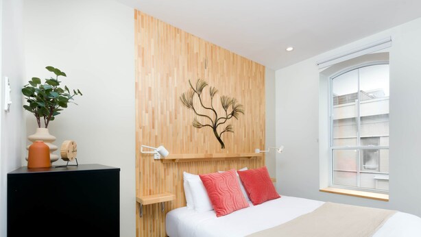 Room - Bright Modern Loft | Walk Everywhere, (1405) Lumineux loft (Québec City)