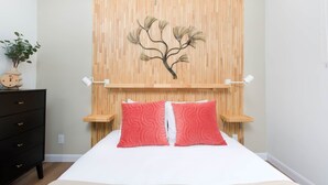 Room - Bright Modern Loft | Walk Everywhere, (1405) Lumineux loft (Québec City)